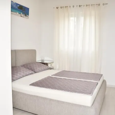 Josip 2 Apartment