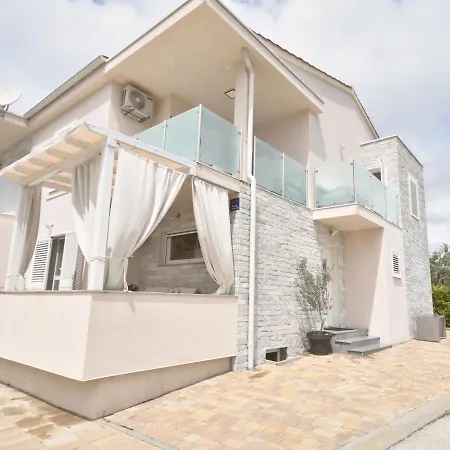 Josip 2 Apartment