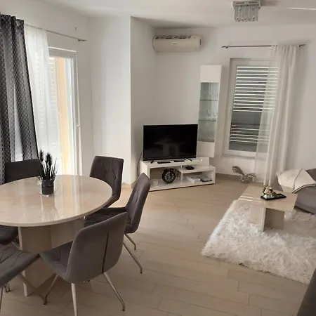 Josip 2 Apartment Tribunj (Sibenik-Knin)